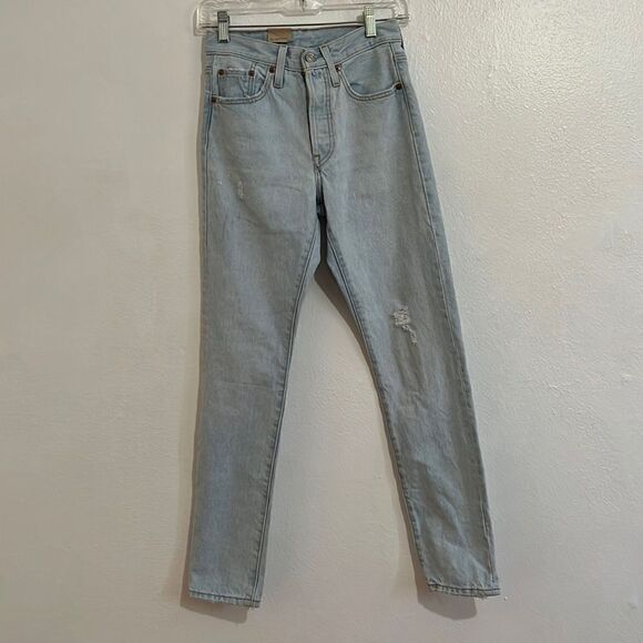 Levi’s 501 Skinny High Rise Light Wash Button Fly Front Jeans Size 26 X 30 - Picture 1 of 12